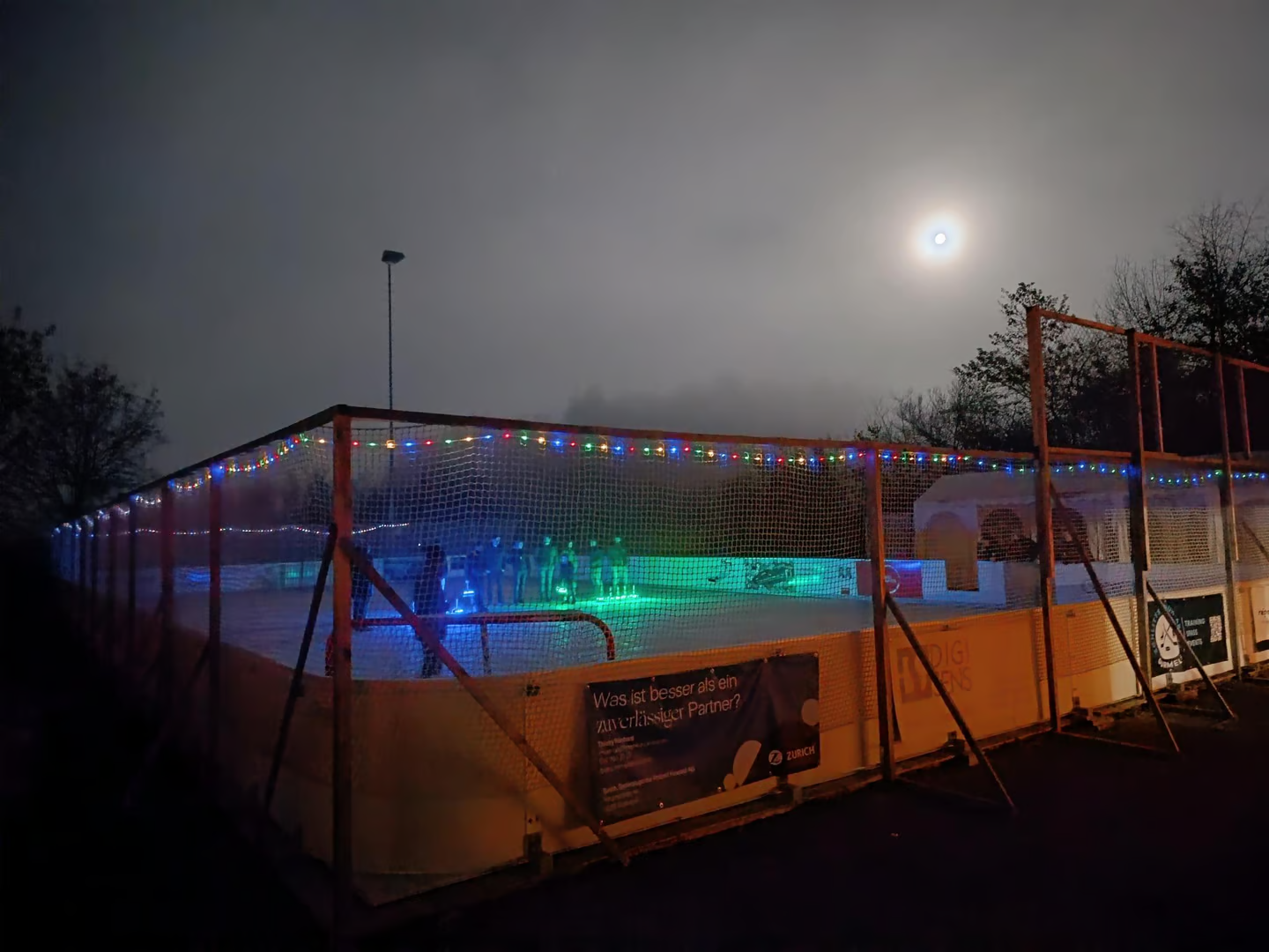 Eisstockschiessen bei Vollmond